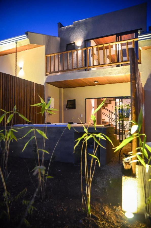 Vila Astra - Jacuzzi Privativa, Natureza E Conforto Алту-Параизу-ди-Гояс Экстерьер фото