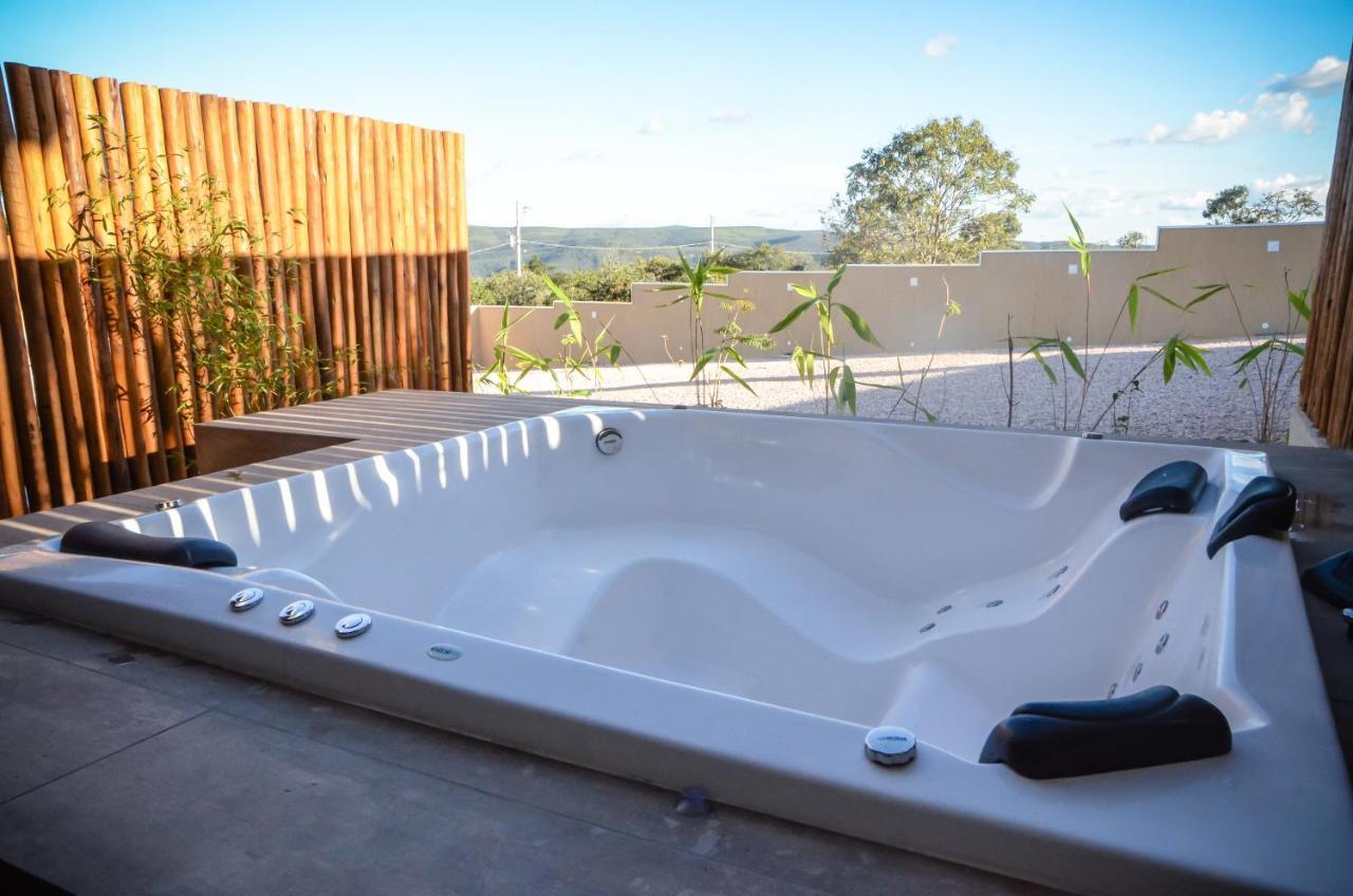 Vila Astra - Jacuzzi Privativa, Natureza E Conforto Алту-Параизу-ди-Гояс Экстерьер фото